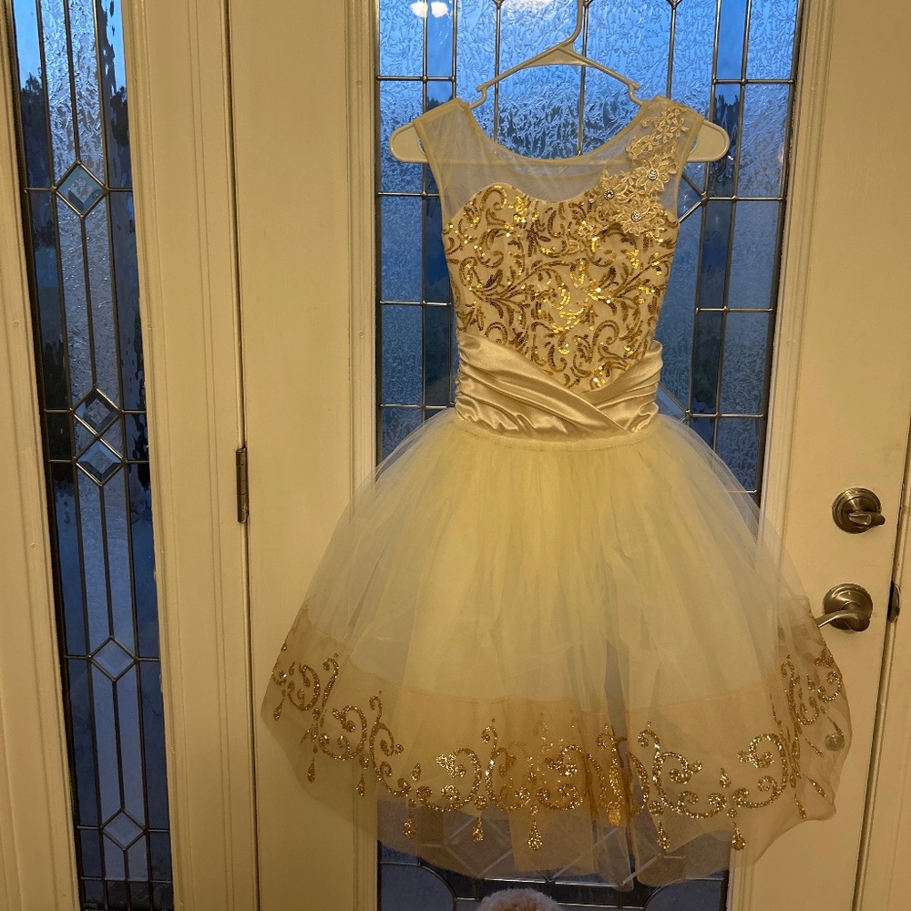 Weissman- Sequin Scroll